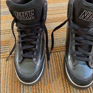 NIKE - sz 6.5 Black - lots more wear       -  $40